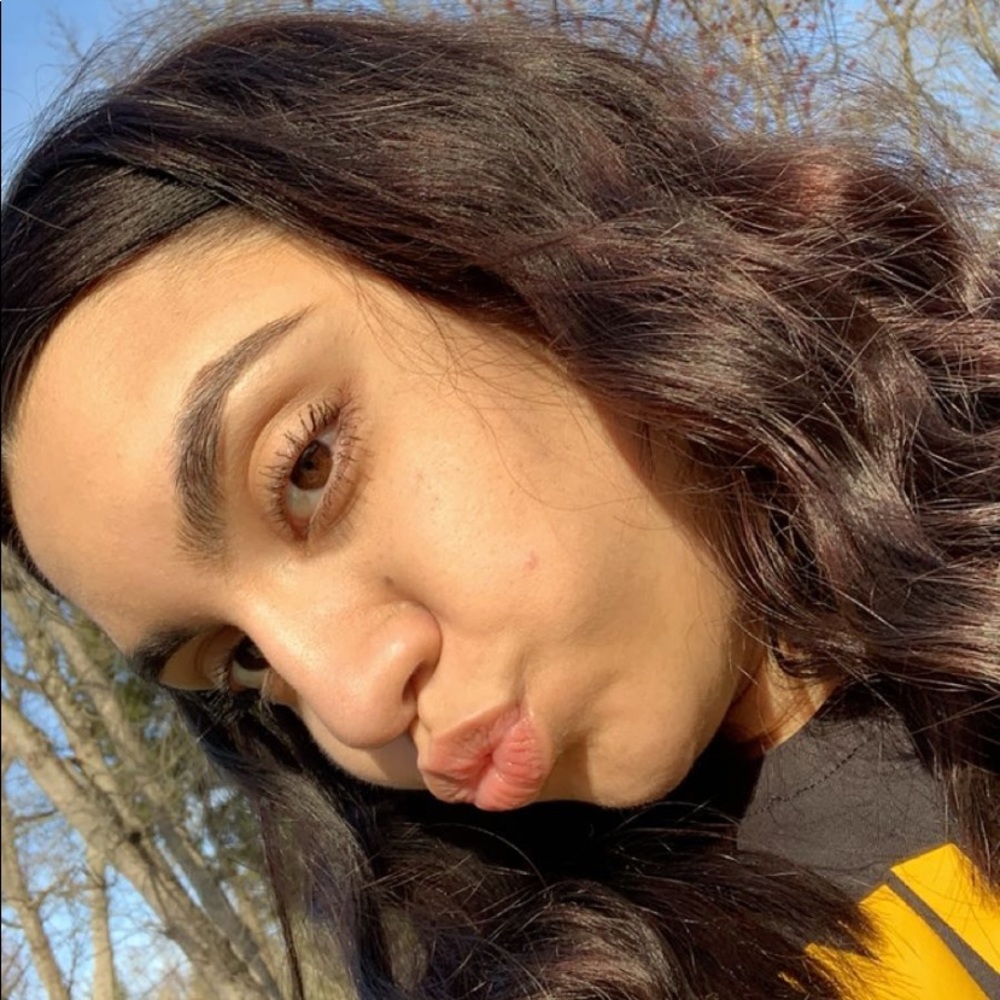 Meet your Posher, Lana